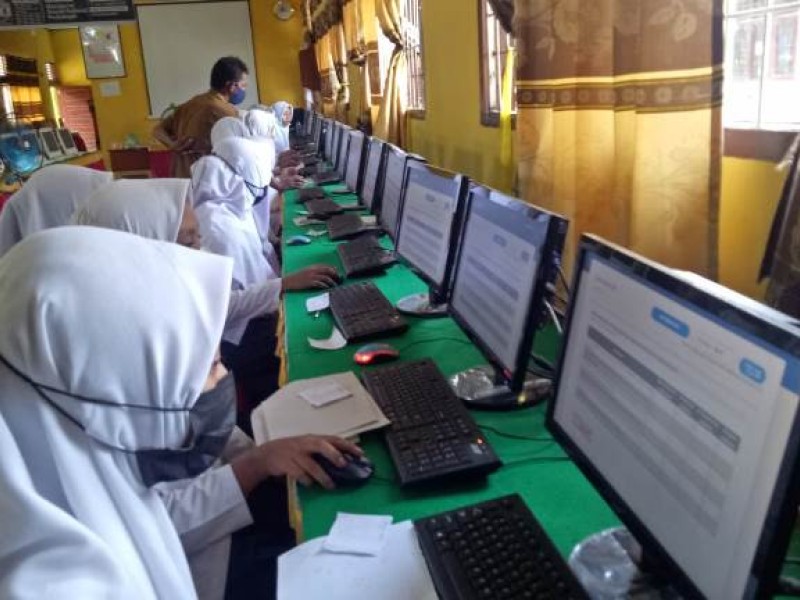 HARI TERAKHIR PELAKSANAAN AKM SMP NEGERI 1 IDI