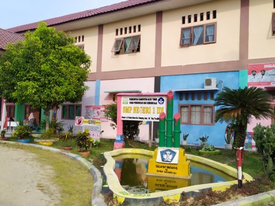 Sekolah (Depan)